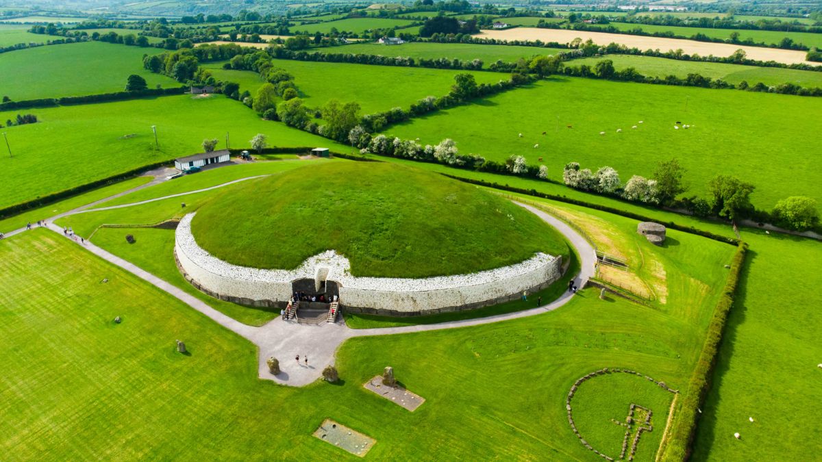 愛爾蘭景點 Newgrange